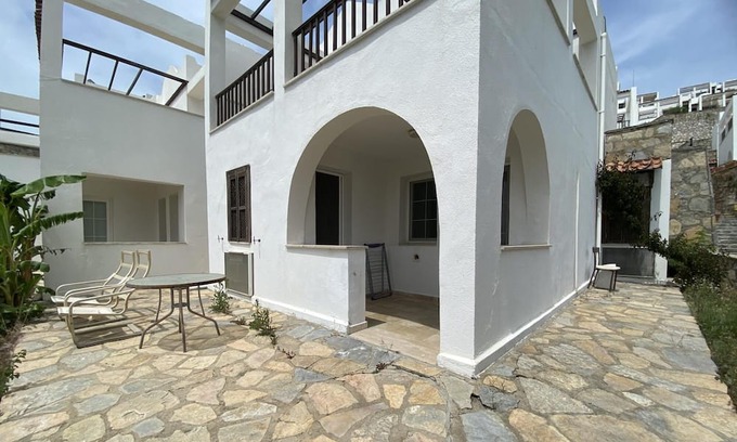 Gundogan Apartment | Secluded Villa Near Beaches in Bodrum, Mugla