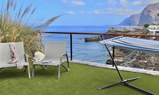 Los Gigantes Villa | Panoramic Seaview Escape