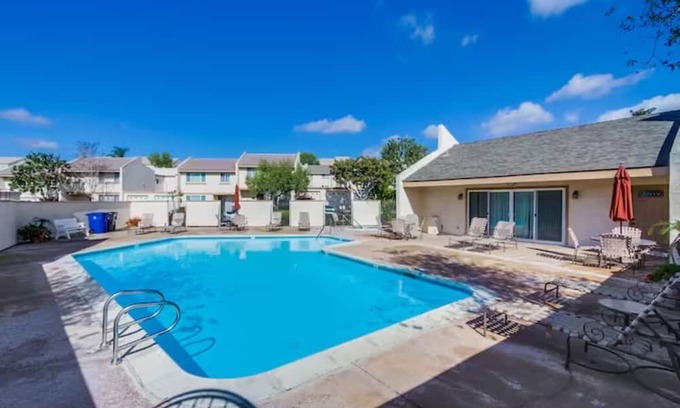 Clairemont Mesa House | Spacious 4-BR Home w/ Free Pool Access, Garage & Parking for 2 in Prime Location