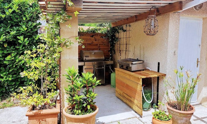 Castets House | Family house sleeps 9 with above ground swimming pool