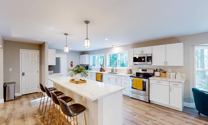 Nevada City House | Whimsical seven acre forest property with designer finishes & starry night views