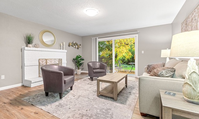 Medford House | Updated Medford Home Close to Asante Medical Center, golf courses, wineries