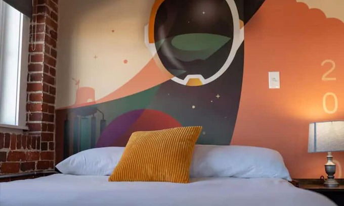 Manchester Apartment | Galactic Getaway