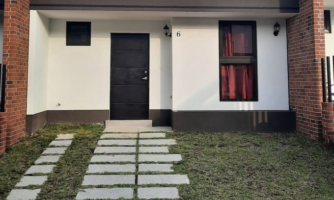 Ciudad Vieja House | Beautiful 3 bedroom town home