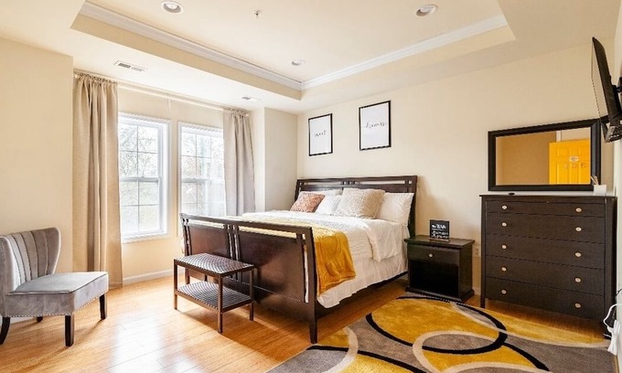 Fairmount Heights House | Luxurious & Cozy Room in Washington DC. Nice and quiet.