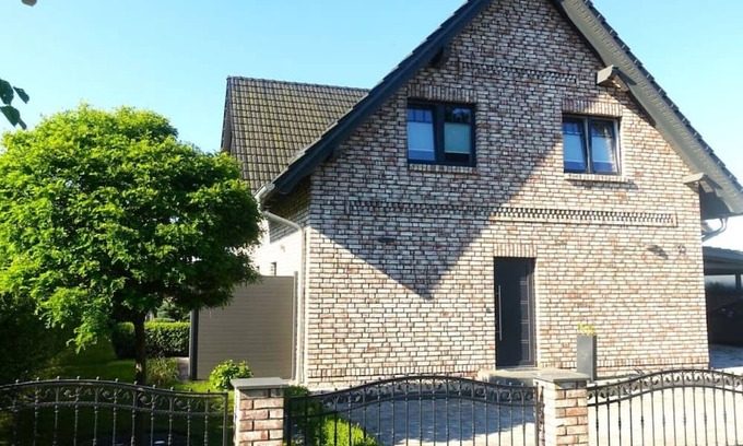 Gnies Apartment | Vrbo Property