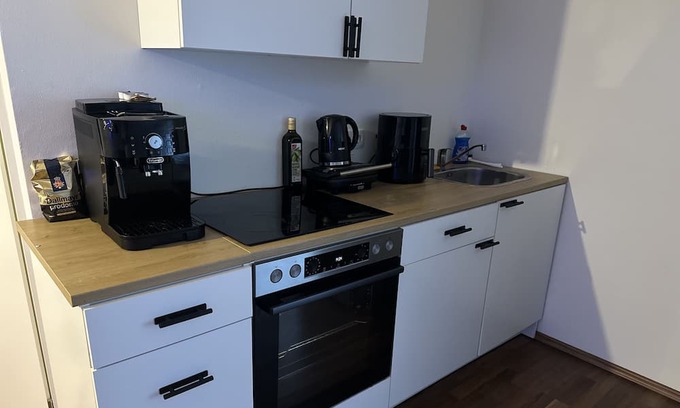 Sossenheim Apartment | 2-Zimmer Wohnung mit Gym + Office