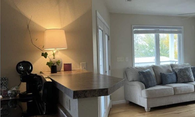 Fayetteville Apartment | Mount Sequoyah 1-Bedroom Guest House with Balcony