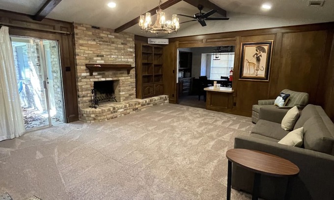 Duncanville House | Retro Retreat