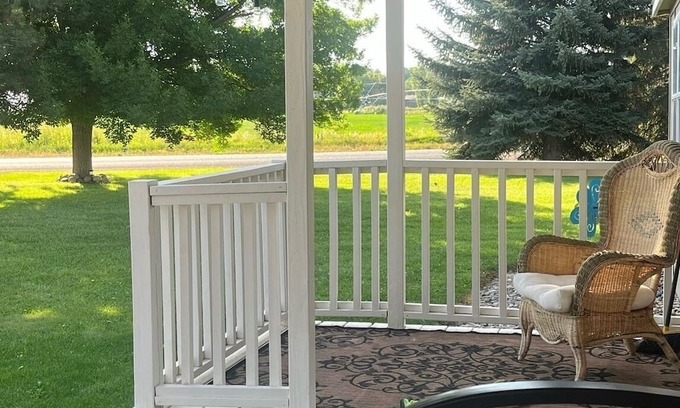 Twin Falls County House | Country home w/hot tub near Sawtooth Mtns & Snake River Canyon