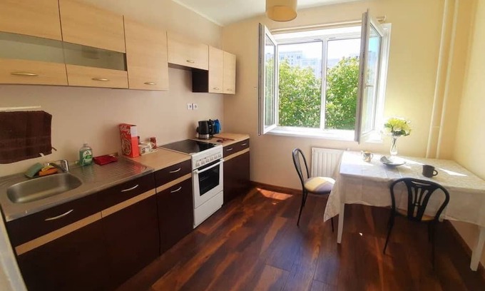 Lasnamae Apartment | Quiet and cozy - bus 15 min to city center