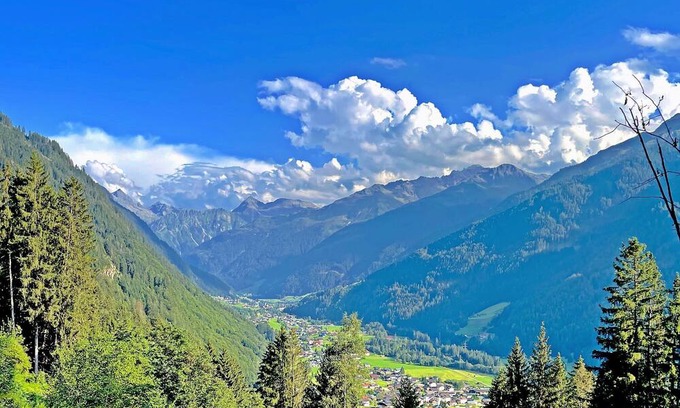 Sankt Gallenkirch Apartment | Spacious apartment in Gortipohl with garden