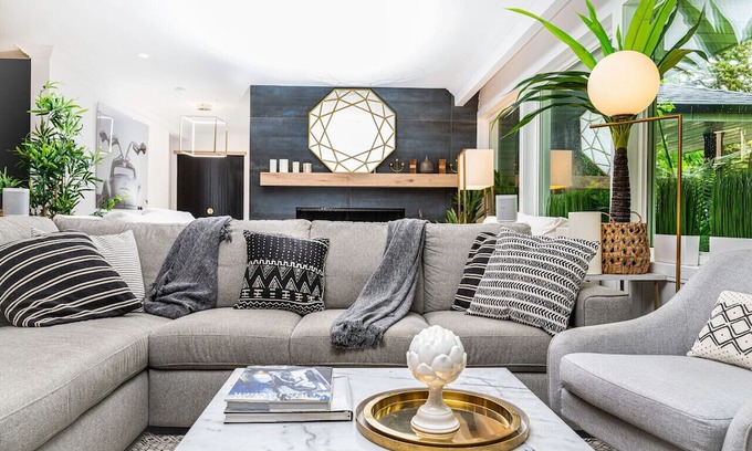 Etobicoke House | Super Lux Designer Co-Living, Hot Tub, Movie Theatre, Tesla Charger, Fireplaces