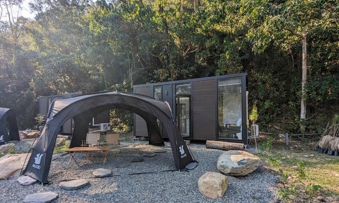 Xinyi House | Lanka Cabin Summary: