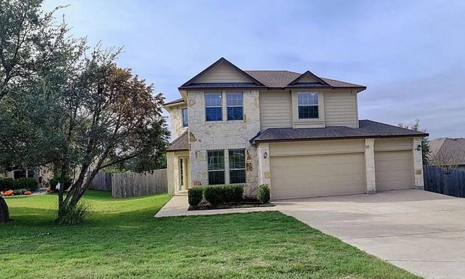 Dripping Springs House | 4Bed/3 Bath Family Friendly Home.