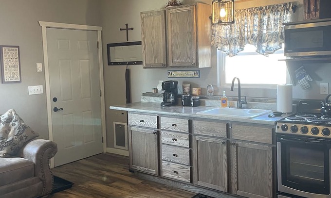 Piedmont Apartment | Cozy little Black Hills gem on the prairie !
