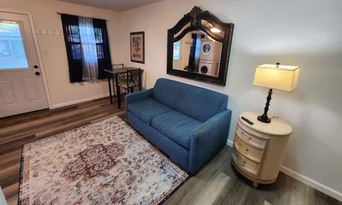 Whitehaven Cottage | Spacious Gated 1 BR Cottage with washer and dryer