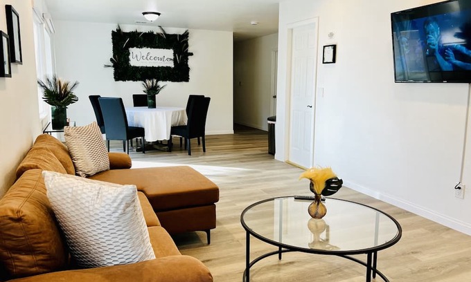 Rancho Cucamonga House | Relaxing Rancho Cucamonga Home, sleeps 6, full kitchen, great location!