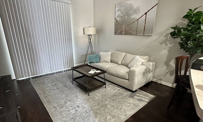Riverview House | Cozy two bedroom townhouse near Tampa!