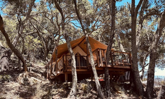 Santa Barbara House | Canvas under the oaks, 15 minutes to downtown Santa Barbara, 10 to beaches