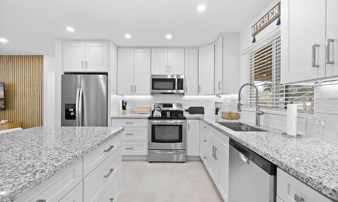Cutler Bay House | Relaxing Waterfront Family Home
