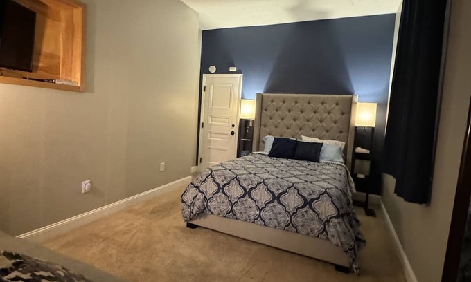 Bristol Apartment | Cozy Studio Apartment within walking distance to downtown.