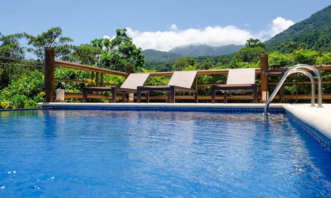 Ilhabela House | Fim de Ano 2023/2024: Próximo à Praia, e com Vista Panorâmica Para o Mar