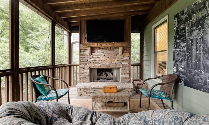 Westside Cottage | Cozy Midtown Atlanta Cottage