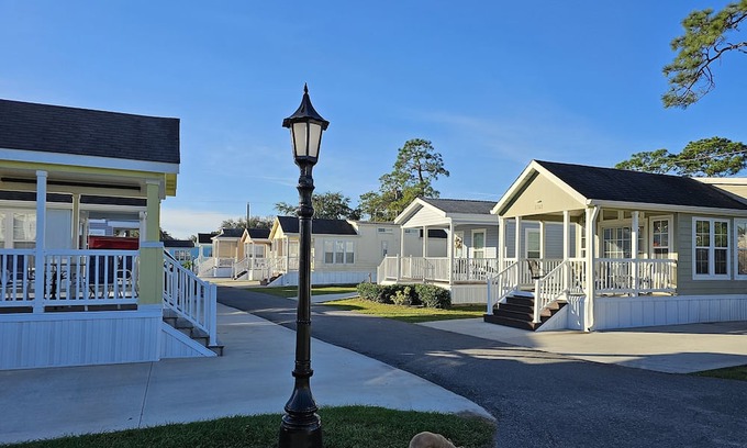 Mill Run Resort | 2 BEDROOM DISNEY AREA VACATION RENTAL IN AWARD WINNING "MILL CREEK RESORT"