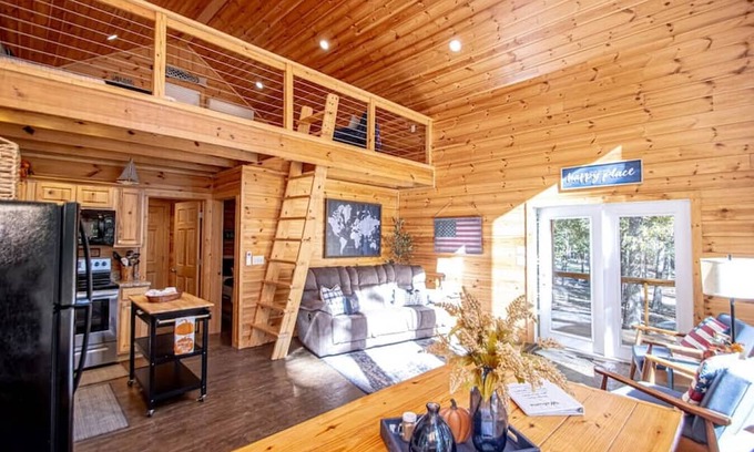 Newnata Cabin | Gorgeous Lakefront Cabin - Full Amenities