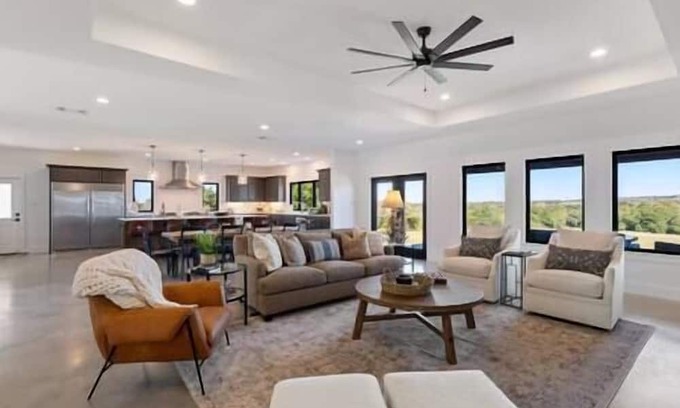 La Grange House | La Grange Modern Farmhouse, breathtaking views!