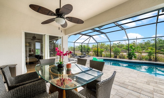 Rotonda Lakes House | Contemporary Single-Family Home Located in Rotonda Lakes.20min to Boca Grande!
