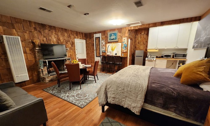 Livermore Apartment | Huge Upscale Studio^2Beds^800Mb^Near Downtown^Pet friendly