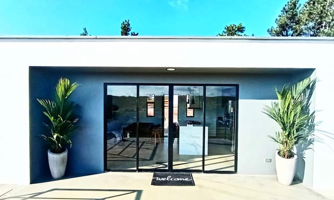 Los Santos Villa | Hermosa Villa con Piscina
