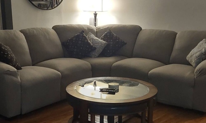 South Lethbridge House | Waggin' Inn ~ Pet friendly stay!