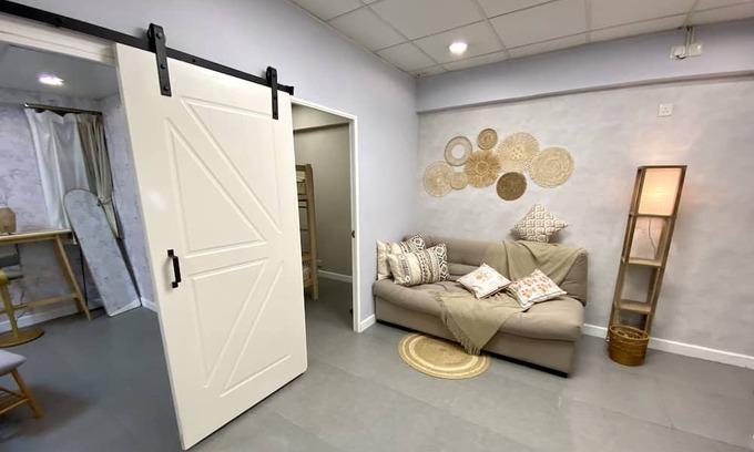 Tsim Sha Tsui Apartment | CozyStay 10pax Bohemia apartment at City Center!!