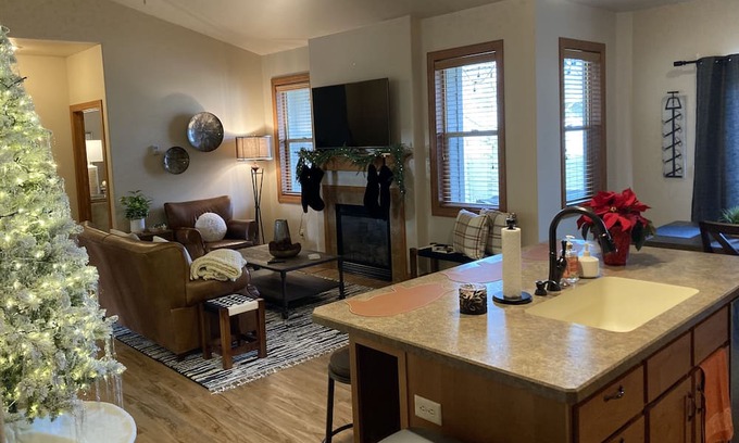 West End House | 3 Bed 3 Bath West End Townhome