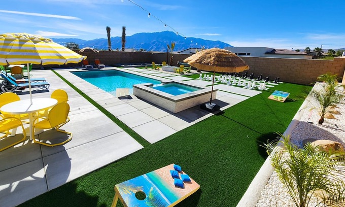 Desert Hot Springs House | Desert Beach Hut: Pool, Spa, Games, Mountain Views