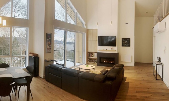 Owl's Head Ski Resort Condo | Ski-In/Ski-Out. Owl's Head New Penthouse - View on Mountain & Lake