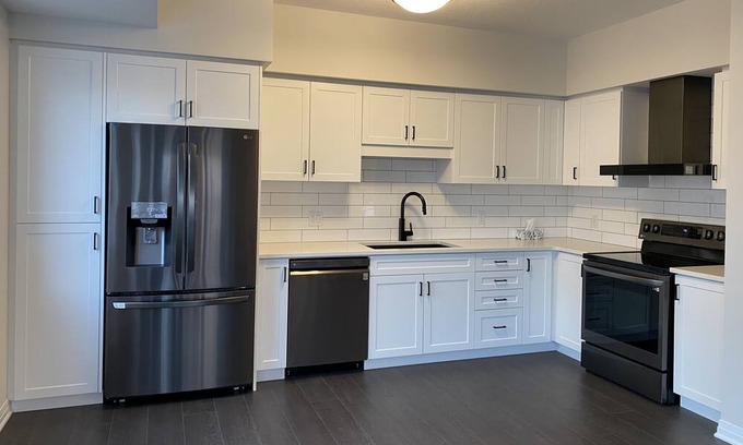 Kitchener House | Spacious rooms near conestoga college
