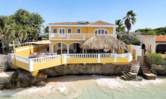 Belnem Villa | Casa Mar Azul with Beach and House Reef for Divers