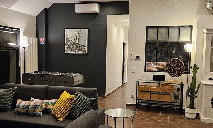 Courlaoux House | L'anthracite Gîte-chambres, Entre Ville et Campagne,en Famille ou Entre Amis