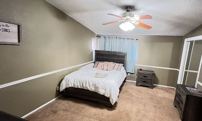 Uptown House | Safe/Family Friendly Townhome