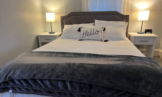 Macomb House | Daisy Petal Pet Friendly 3 Bedroom 1 Bathroom Single Level Close to Downtown