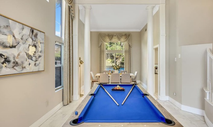 Corona House | Pool &Spa, Ontario Disneyland 5/3 Home