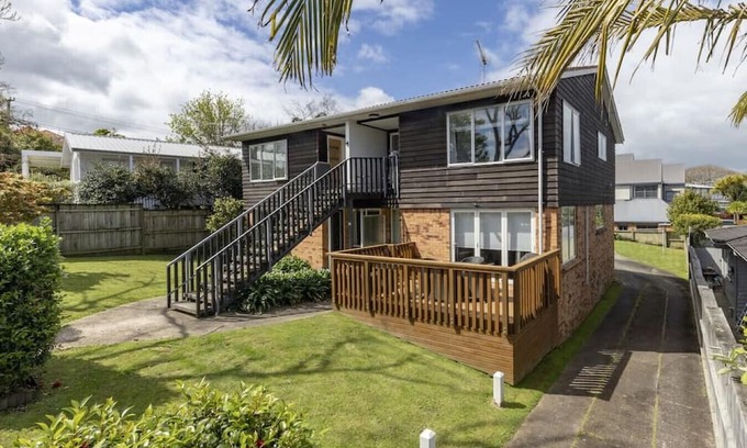 Glendowie House | St Heliers Gem: Beach and Scenic Routes Nearby