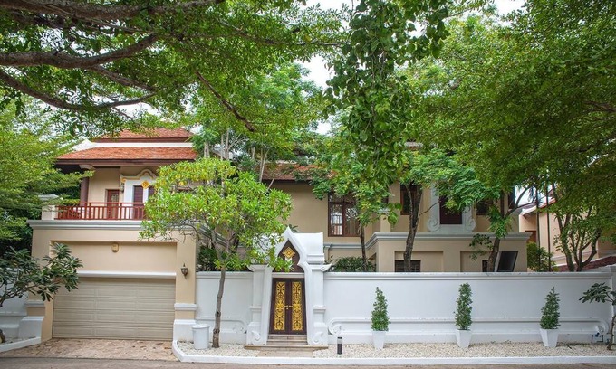 Na Chom Thian Villa | Executive 4 Bed Pool Villa in Na Jomtien - (VTM)