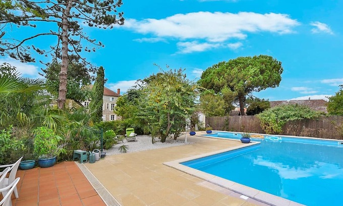 Fongrave Villa | Manoir Hermione - Seven Bedroom Villa, Sleeps 10