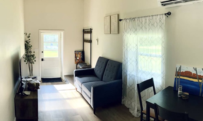 Lawrenceville Cottage | Cozy Suite near Princeton