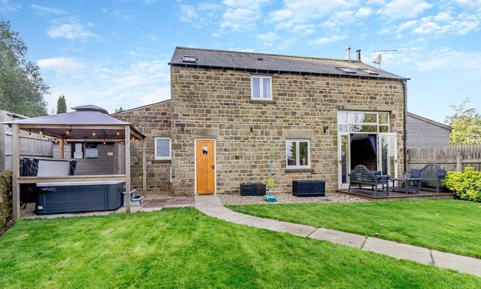 Marsh Lane Cottage | 4 bedroom accommodation in Sheffield